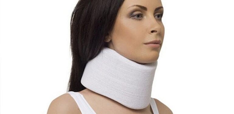 The Shants collar fixes the vertebrae during exacerbation of cervical osteochondrosis